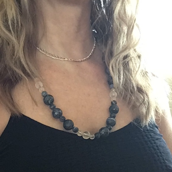 Lapis and crystal clear quartz necklace - Picture 2 of 8
